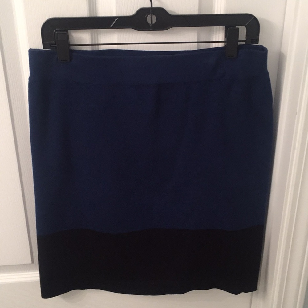 Form fitting mini skirt